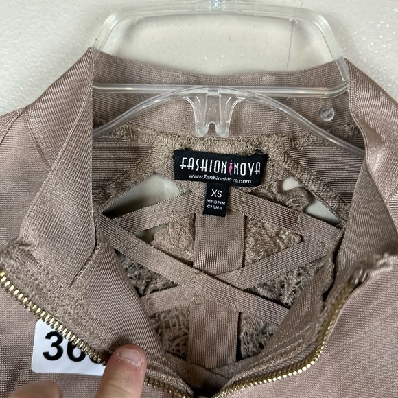 Fashion nova xsmall 14 p2p 14” length.  Waist 12 like new - Picture 5 of 7